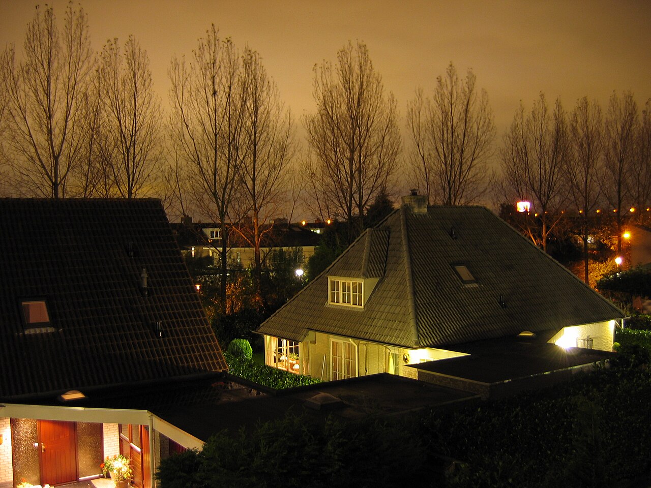 Woonwijk in Diemen in de avond
