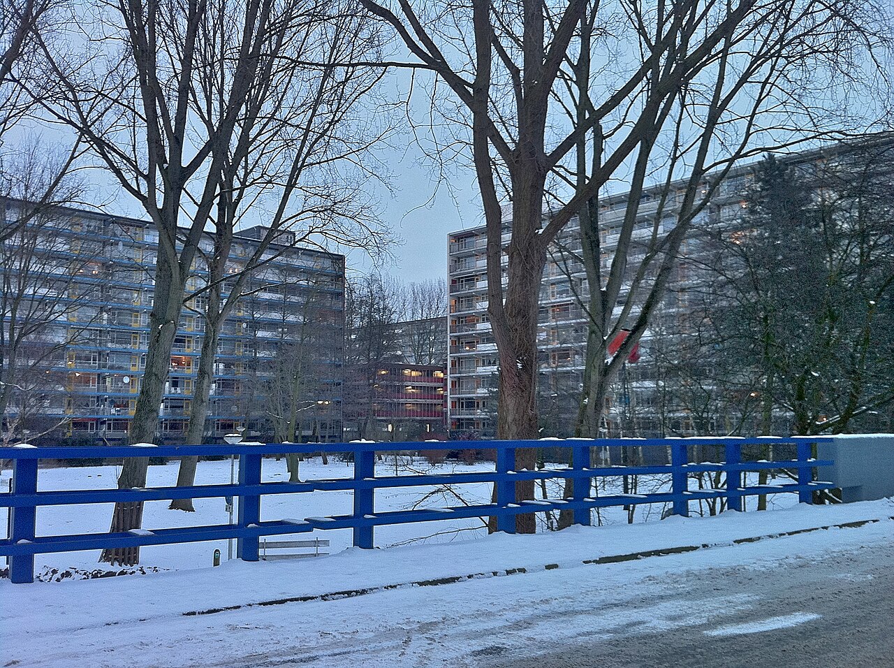 Hoogbouw in Molenwijk in Amsterdam-Noord